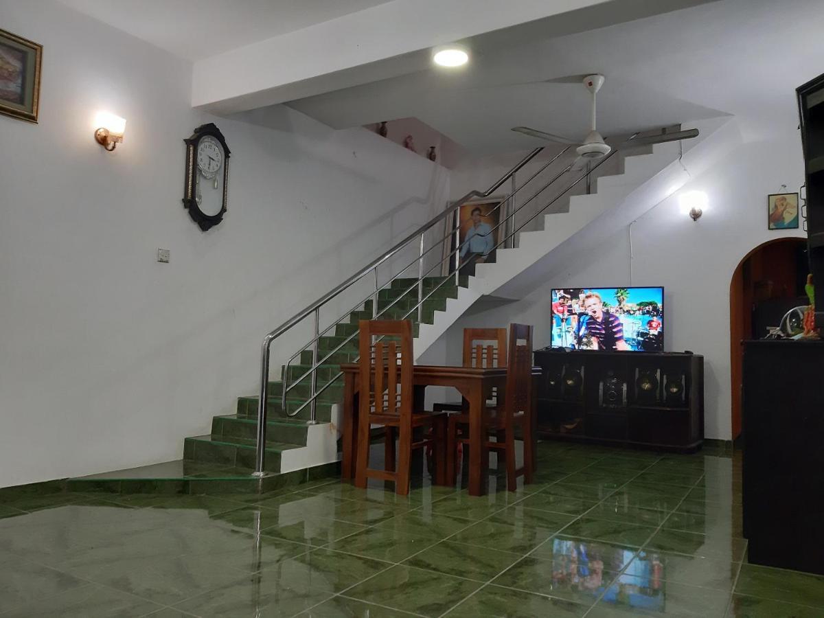 Hellen Homestay Negombo Exterior photo